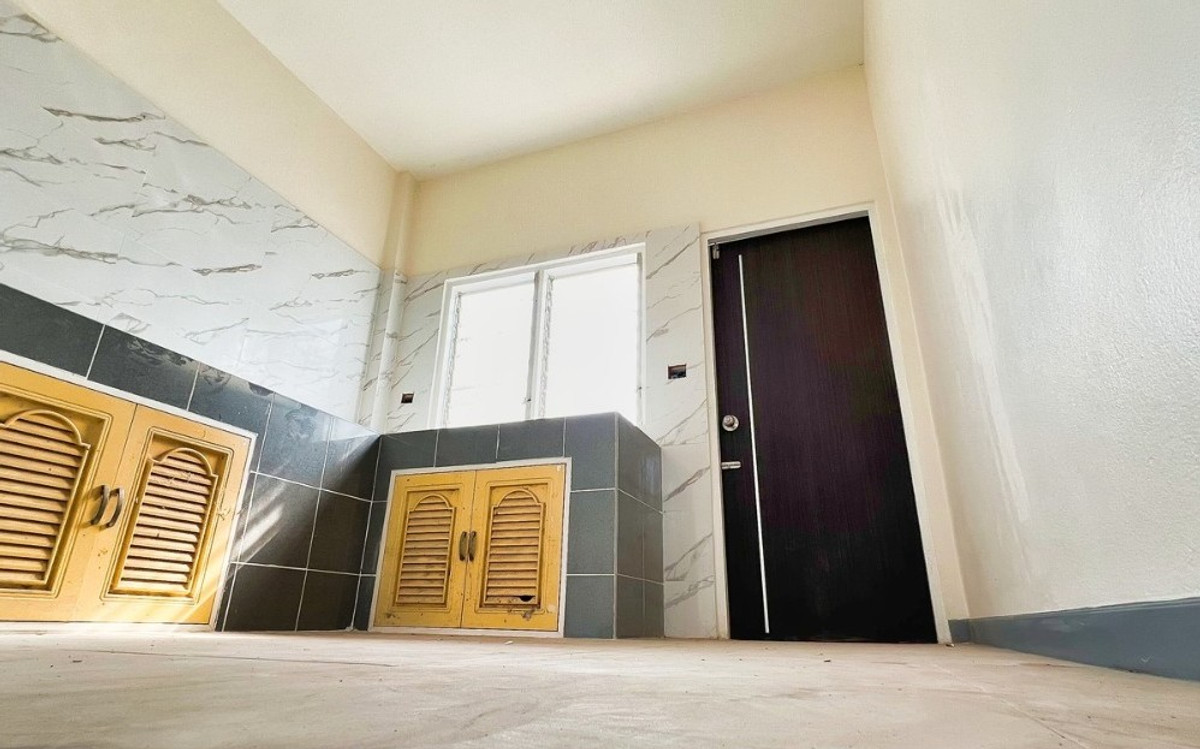 ขายที่ดินสระบุรี : ขายบ้านเดี่ยว 2 ชั้นมือหนึ่ง 2 ห้องนอน 94 ตร.ว. โครงการแมกไม้-ชายน้ำ ใกล้แม่น้ำป่าสัก แก่งคอย สระบุรี