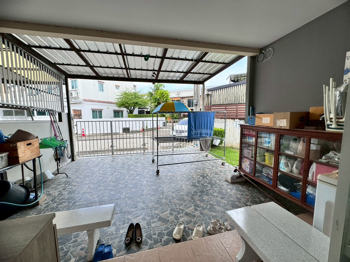 For SaleTownhomePattanakan, Srinakarin : Townhouse for sale, Villette Lite Pattanakarn 38 (Villette Lite Pattanakarn) near Triam Udom Phatthanakan (N.1911)