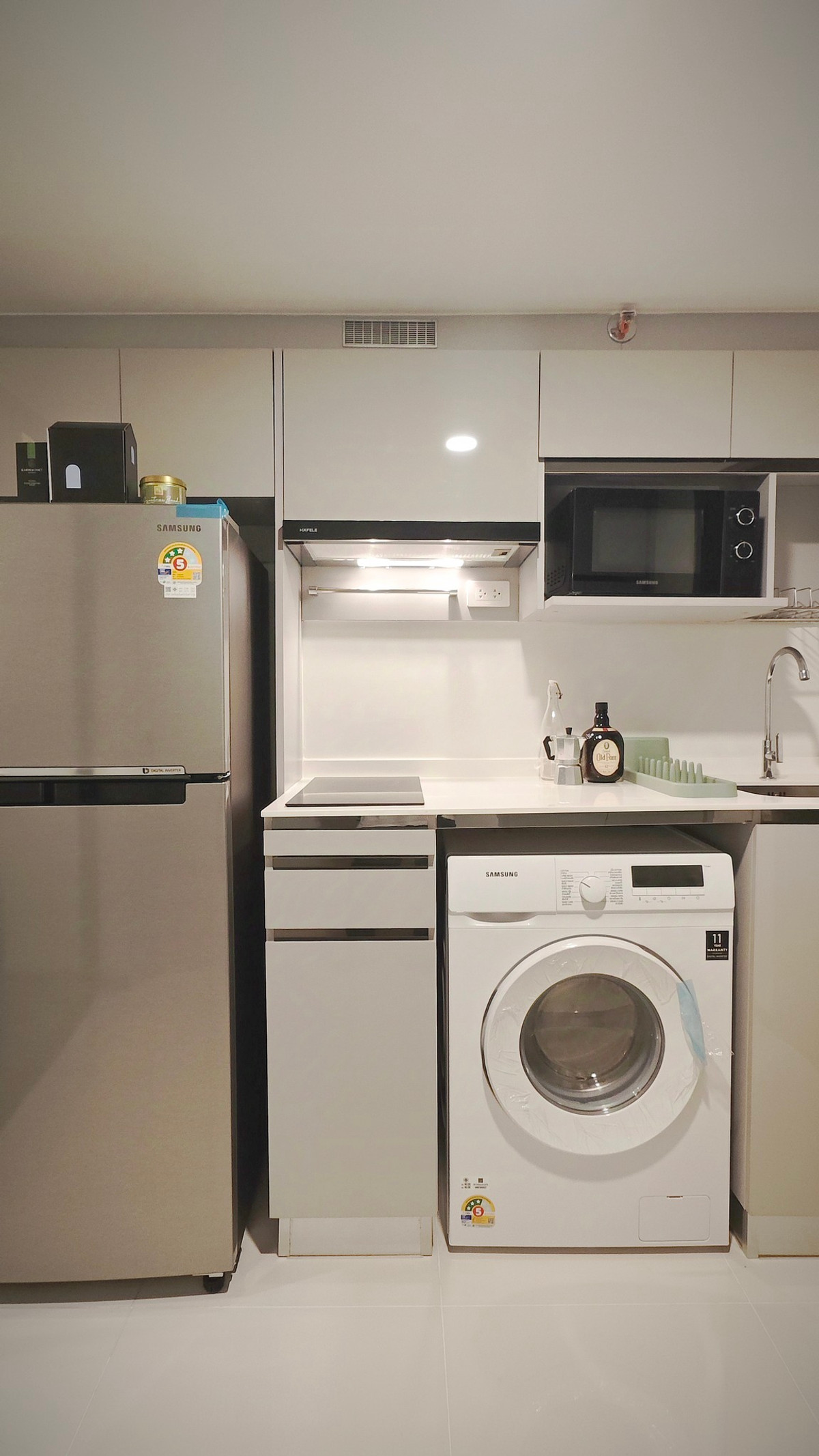 ขายคอนโดพระราม 9 เพชรบุรีตัดใหม่ RCA : ขายคอนโด KnightsBridge Space Rama 9 ราคา 5,690,000 บาท [MKs251014]