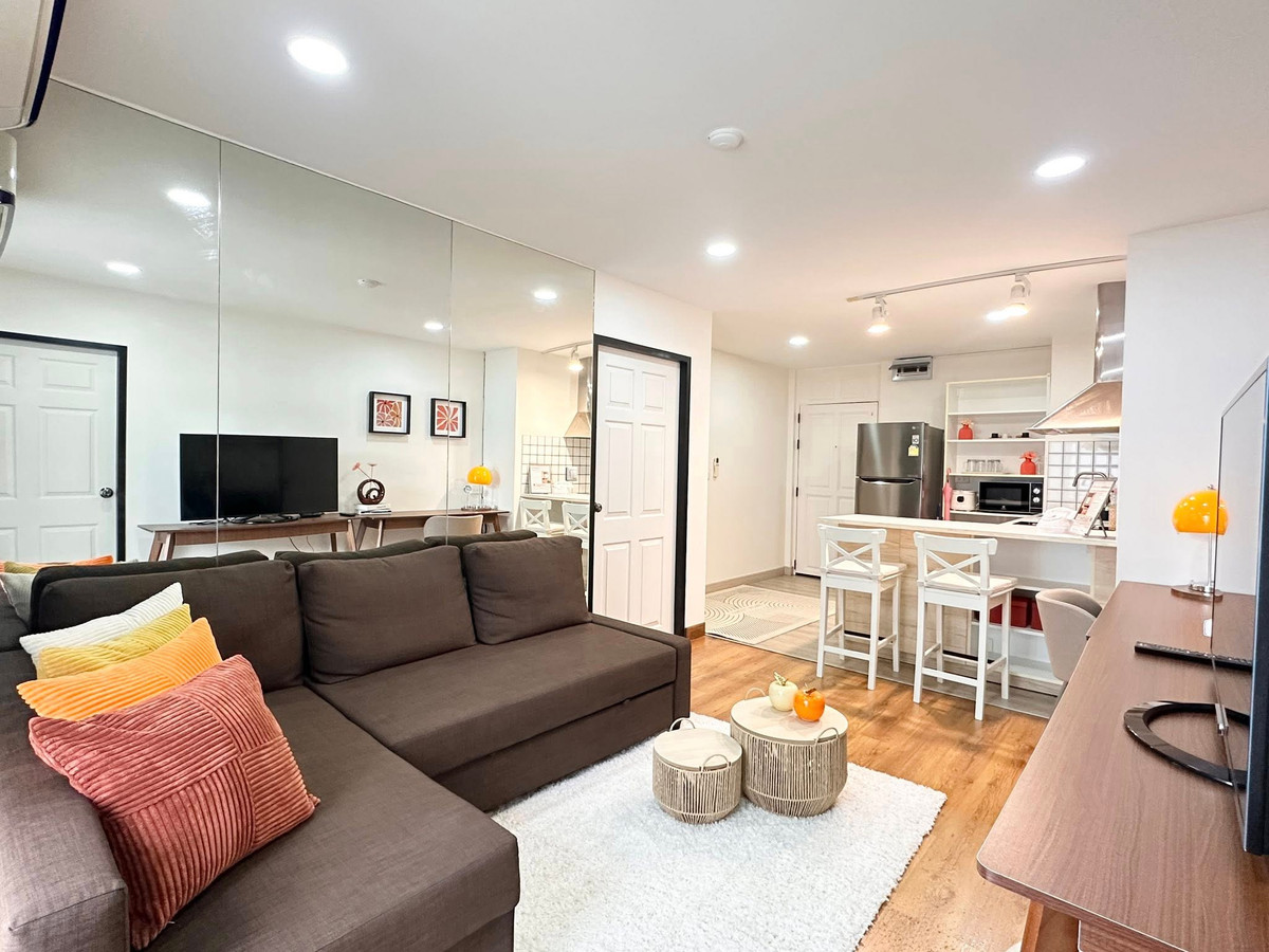 ให้เช่า Green Point Silom 2 ห้องนอน 1 ห้องน้ำ 62 ตร.ม. 32,000 บาท Loading...