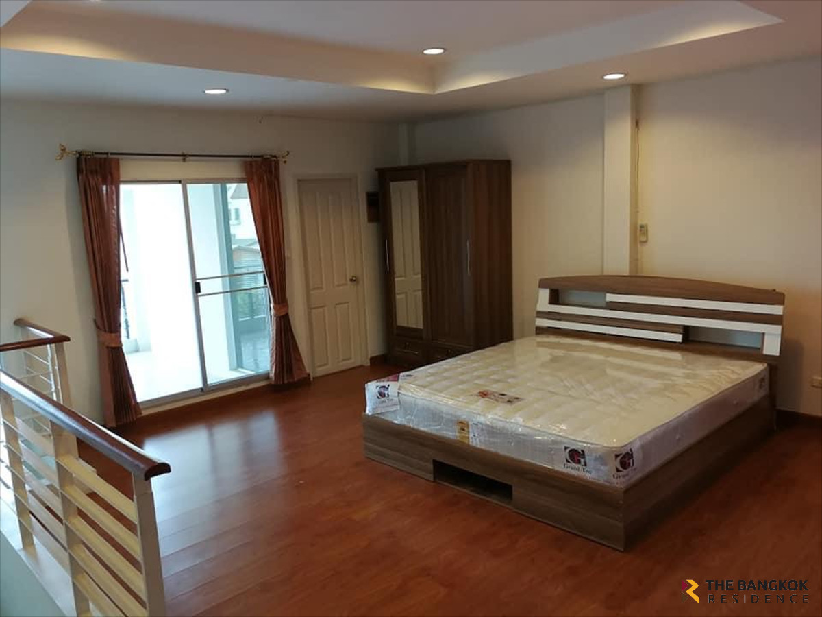 For SaleTownhomeThaphra, Talat Phlu, Wutthakat : 🏠 3-Storey Townhome, Baan Klang Muang Sathorn–Taksin 1 in the heart of Sathorn–Taksin area, near BTS Wutthakat