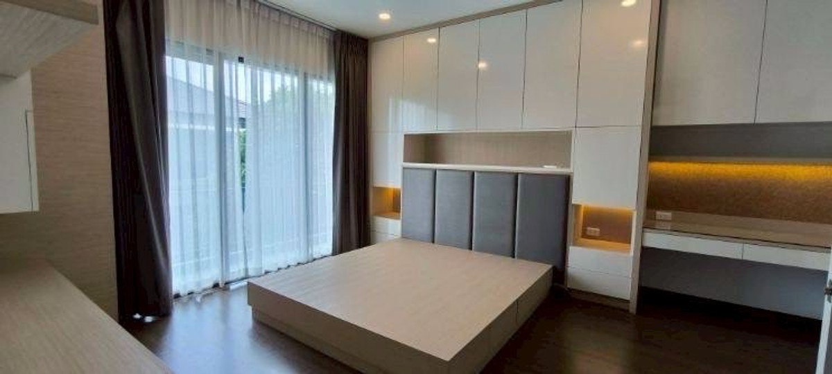 ขายบ้านเดี่ยว 2 ชั้น หมู่บ้านเดอะ ซิตี้ บางนา-กม.7 ทำเลดี เดินทางสะดวก Loading...