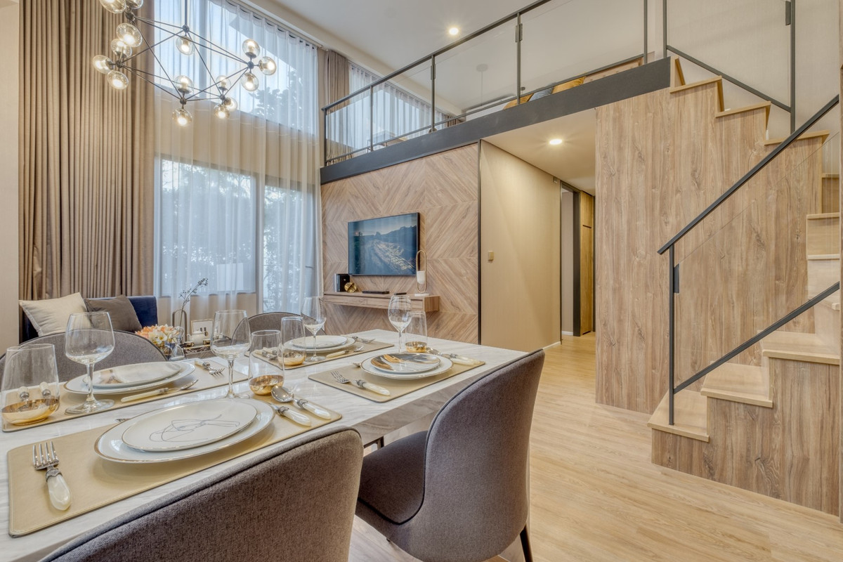 For SaleCondoRama9, Petchburi, RCA : For sale (at a loss) 2 bedroom condo, corner room, 8th floor, Building B.