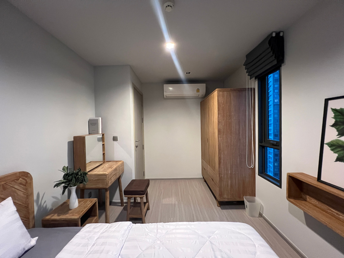 For RentCondoLadprao, Central Ladprao : Condo for rent: Life Ladprao, 2 bedrooms, 2 bathrooms, beautiful room, good view, complete furniture and electrical appliances. Located in the heart of the city, near BTS Lat Phrao Intersection, MRT Phahon Yothin.