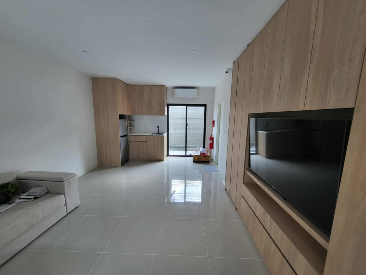 ให้เช่าทาวน์โฮมอ่อนนุช อุดมสุข : ทาวน์เฮ้าส์ให้เช่า ✨ Baan Klang Mueng Sukhumvit-Onnut ✨ 3 ห้องนอน 3 ห้องน้ำ เฟอร์นิเจอร์ และ เครื่องใช้ไฟฟ้าครบ 