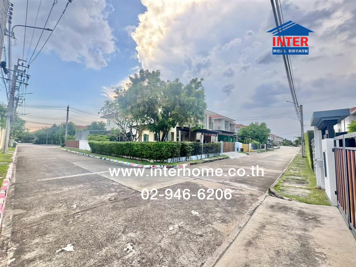 บ้านเดี่ยว 2 ชั้น 94.3 ตร.ว. หมู่บ้านบุราสิริ ท่าข้าม-พระราม2 ถนนพระราม2 ถนนเลียบด่วนวงแหวน เขตบางขุนเทียน กรุงเทพมหานคร Loading...