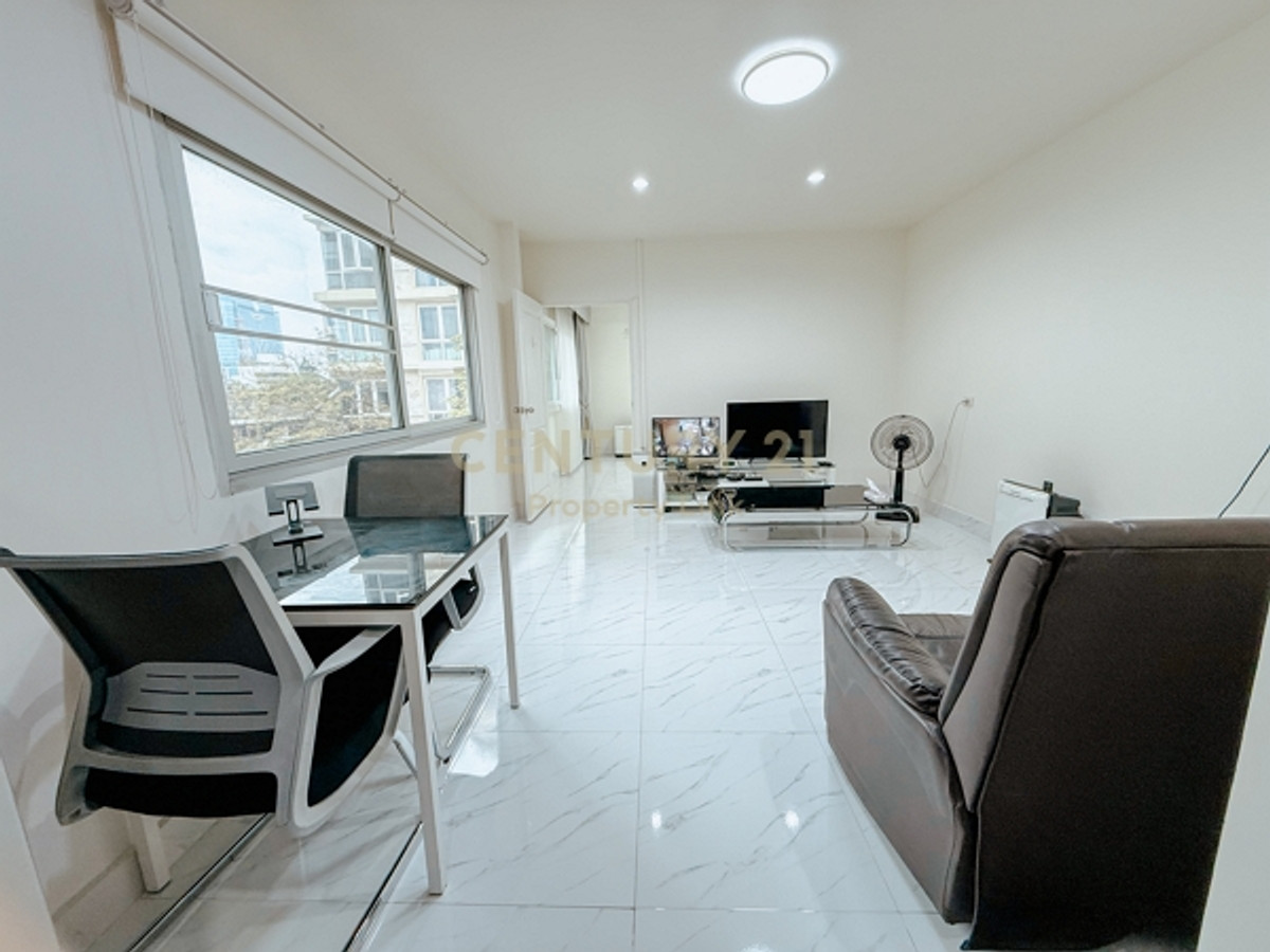 อาคารพาณิชย์”ห้องมุม” 5 ชั้น  ทําเลทอง ต้นซอยอารีย์ 2 เพียง 300 ม. จาก BTS อารีย์ ถ.พหลโยธิน สะพานควาย No.42-CB-68017 Loading...