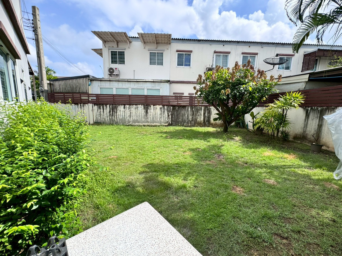 For SaleTownhomePattanakan, Srinakarin : Townhouse for sale, Villette Lite Pattanakarn 38 (Villette Lite Pattanakarn) near Triam Udom Phatthanakan (N.1911)