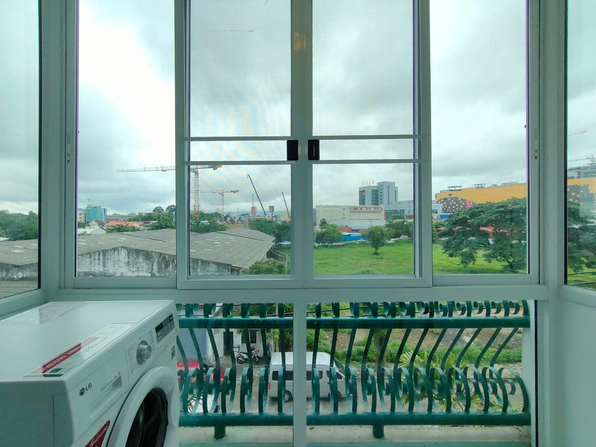 Studio room for rent with mountain view Hillside Condo 7 in Business Park  Near Bangkok Hospital Chiang Mai city Loading...