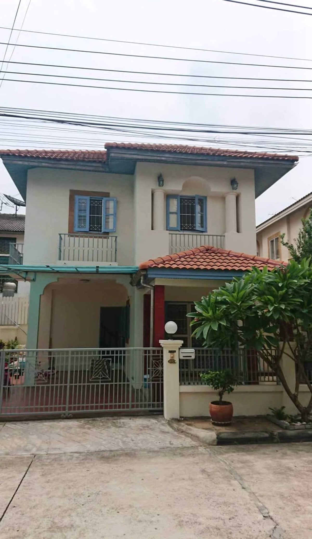 For RentHouseKaset Nawamin,Ladplakao : Single house for rent Chuan Chuen Village, Lat Phrao, Soi Sukonthasawat 34, near the Ramindra Expressway Market.