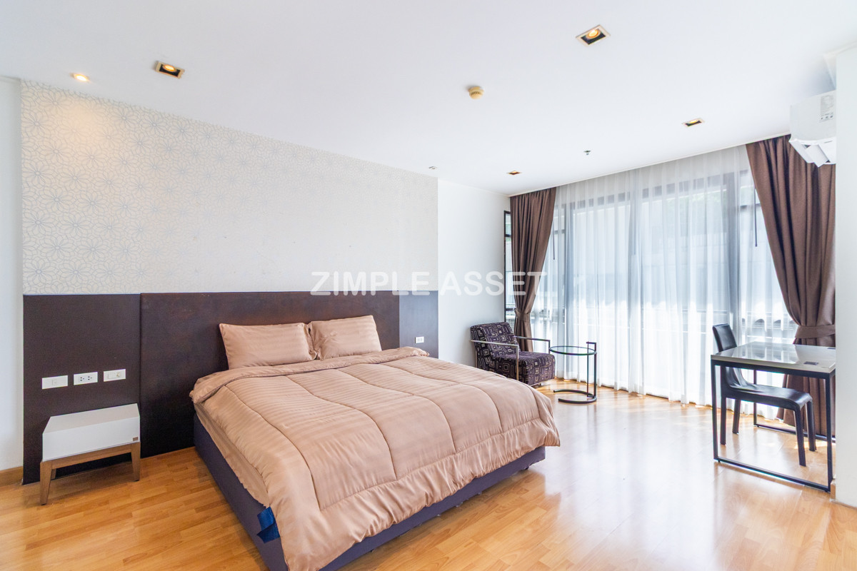 For RentSukhumvit, Asoke, Thonglor : Line ID: @zimple_asset  Service Apartment on Sukhumvit Soi 8. Fully furnished large rooms with fitness and swimming pool. Conveniently located near BTS Nana. Accepts both short-term and long-term stays