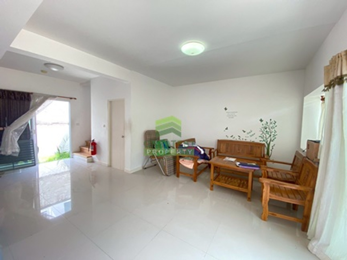 Townhome for sale, Modern Style, Indy Pracha Uthit 2, area 18.10 sq m, complete functions, good location, near Kanchanaphisek Ring Road. Loading...