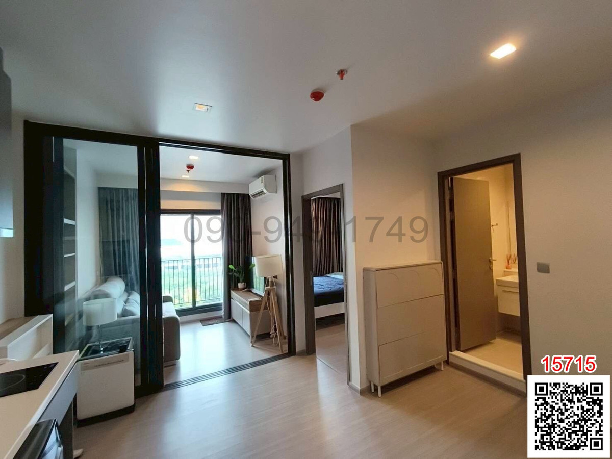 For RentCondoRama9, Petchburi, RCA : Condo for rent: Life Asoke Hype, only 300 meters from MRT Rama 9.