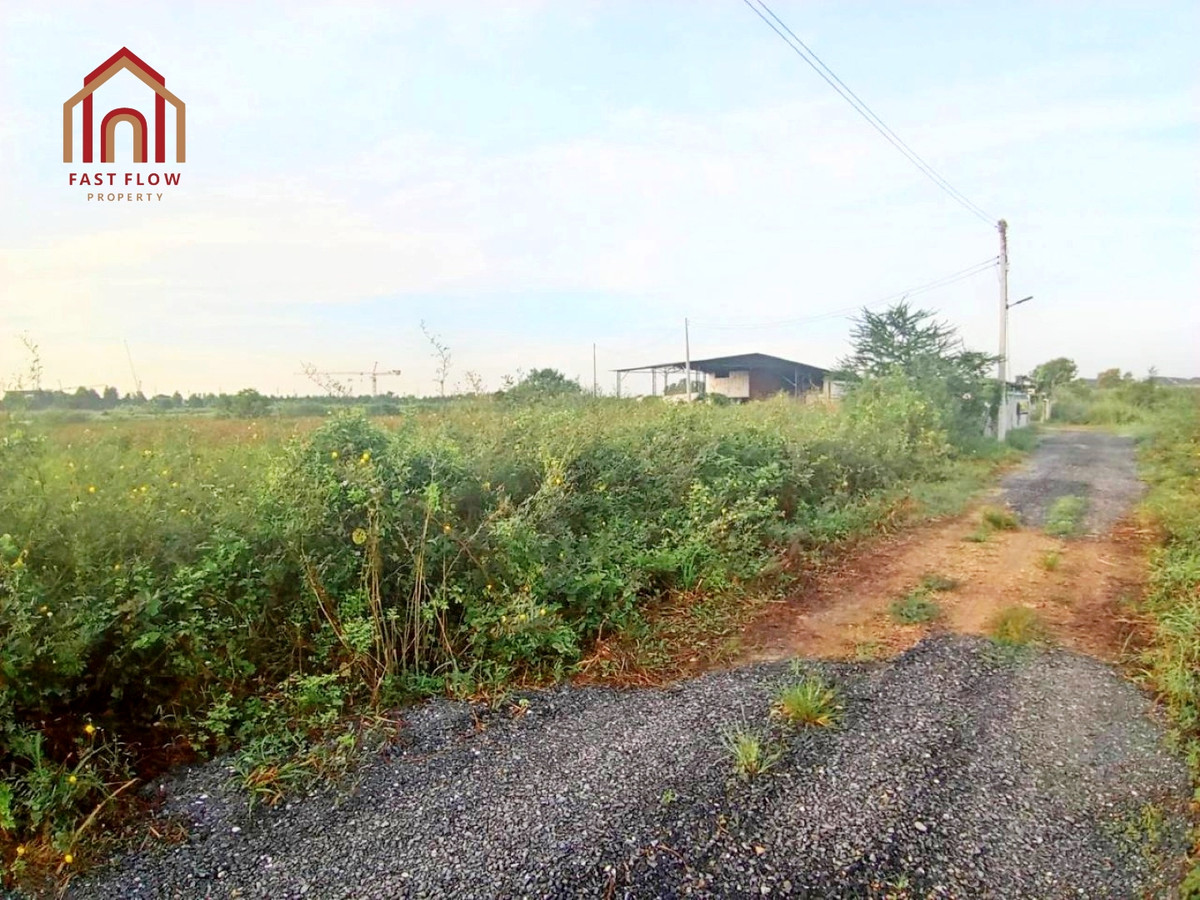 Land for sale/rent: 3 rai, Soi Lam Luk Ka 151, Lam Luk Ka Khlong 8, connecting Nakhon Nayok to Nimit Mai, Rangsit-Nakhon Nayok. Can be subdivided. Suitable for warehouse use. Loading...