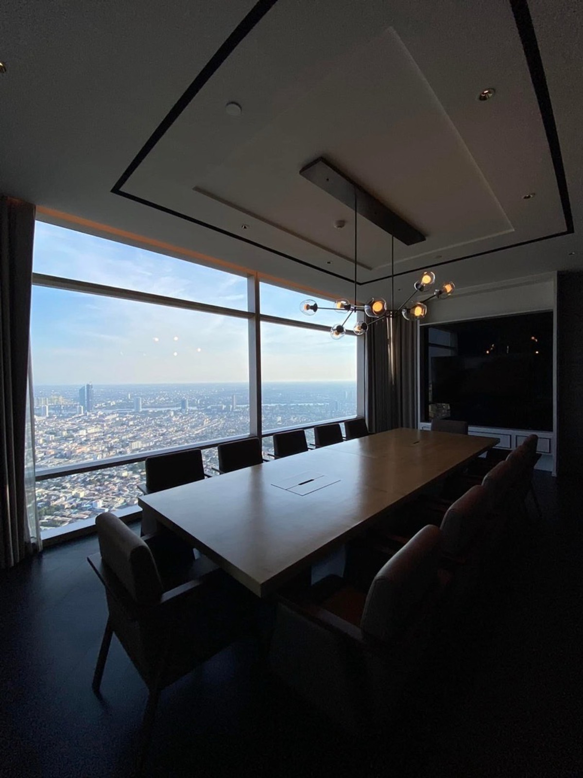 Four Season Private Residences for rent  Loading...