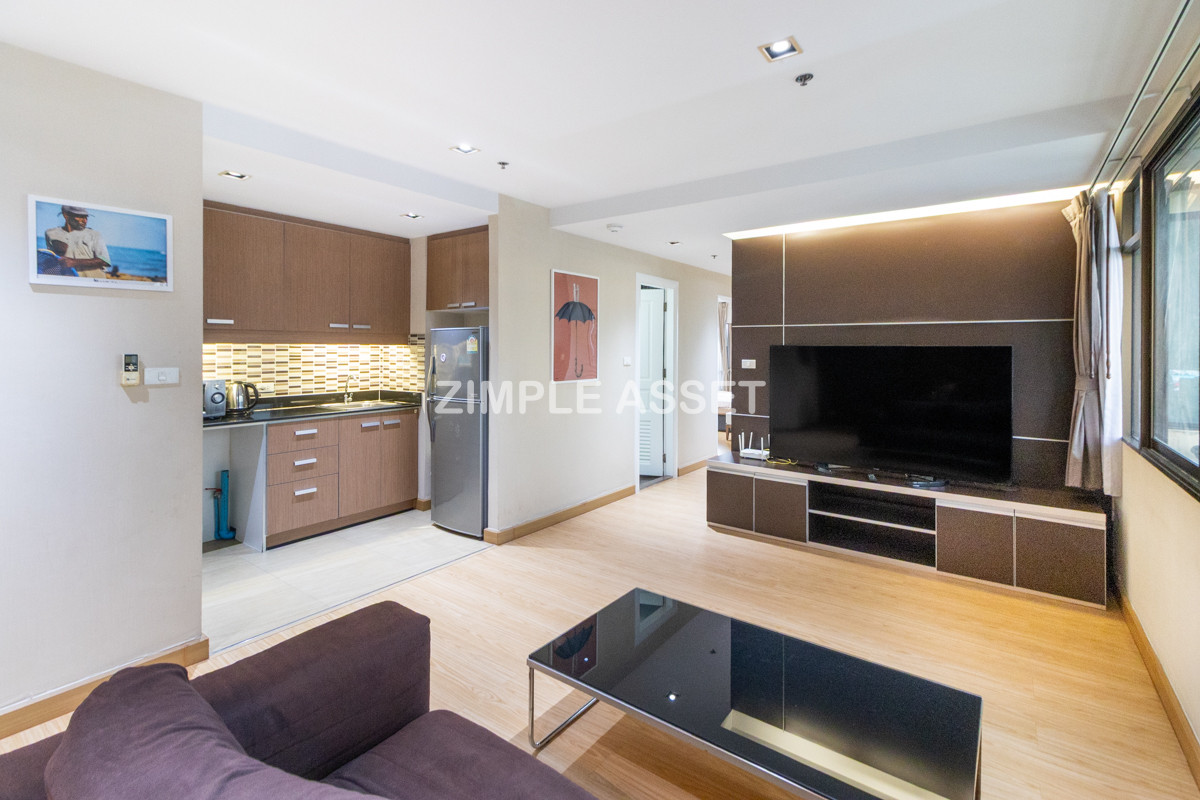 For RentSukhumvit, Asoke, Thonglor : Line ID: @zimple_asset  Service Apartment on Sukhumvit Soi 8. Fully furnished large rooms with fitness and swimming pool. Conveniently located near BTS Nana. Accepts both short-term and long-term stays