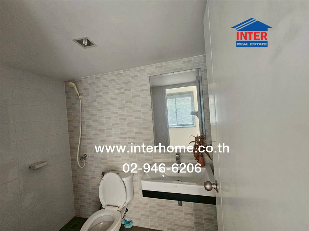 Townhome, 2 floors, 29.9 sq m, Pruksa Ville 64 Sai Mai Village. Near Wongsakorn Market Near Soi Sai Mai 47 Next to the main road, Phahon Yothin, Sai Mai Road, Sai Mai District, Bangkok. Loading...