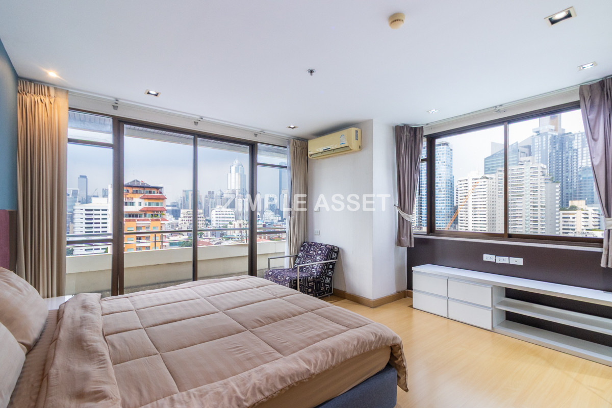 For RentSukhumvit, Asoke, Thonglor : Line ID: @zimple_asset  Service Apartment on Sukhumvit Soi 8. Fully furnished large rooms with fitness and swimming pool. Conveniently located near BTS Nana. Accepts both short-term and long-term stays