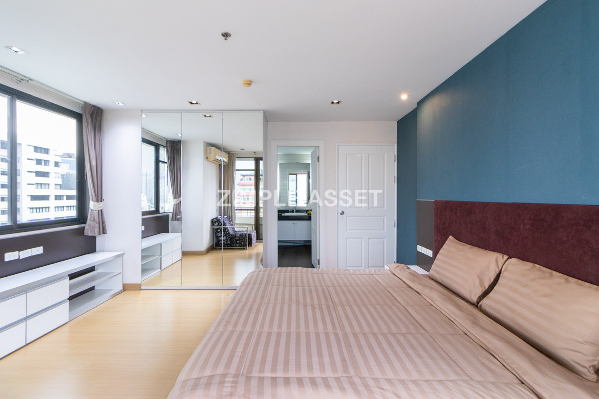 For RentSukhumvit, Asoke, Thonglor : Line ID: @zimple_asset  Service Apartment on Sukhumvit Soi 8. Fully furnished large rooms with fitness and swimming pool. Conveniently located near BTS Nana. Accepts both short-term and long-term stays