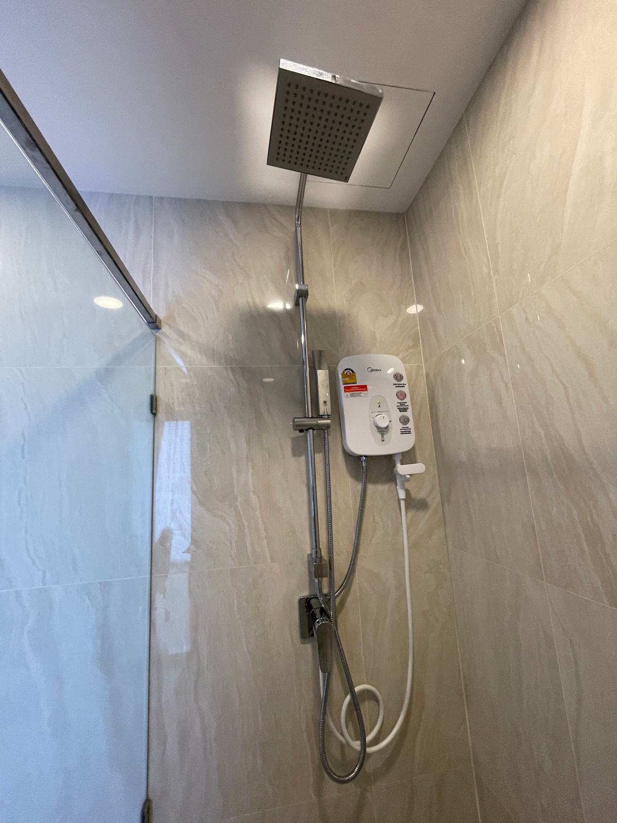 ขายคอนโดสุขุมวิท อโศก ทองหล่อ : ขายคอนโด Chewathai Residence Thonglor ทำเลทองหล่อ 20 เดินถึงได้ทั้งเอกมัย-ทองหล่อ เงียบสงบ เป็นส่วนตัว พร้อมอยู่ Fully Fitted พร้อมเฟอร์ฯ เครื่องใช้ไฟฟ้า ครบ