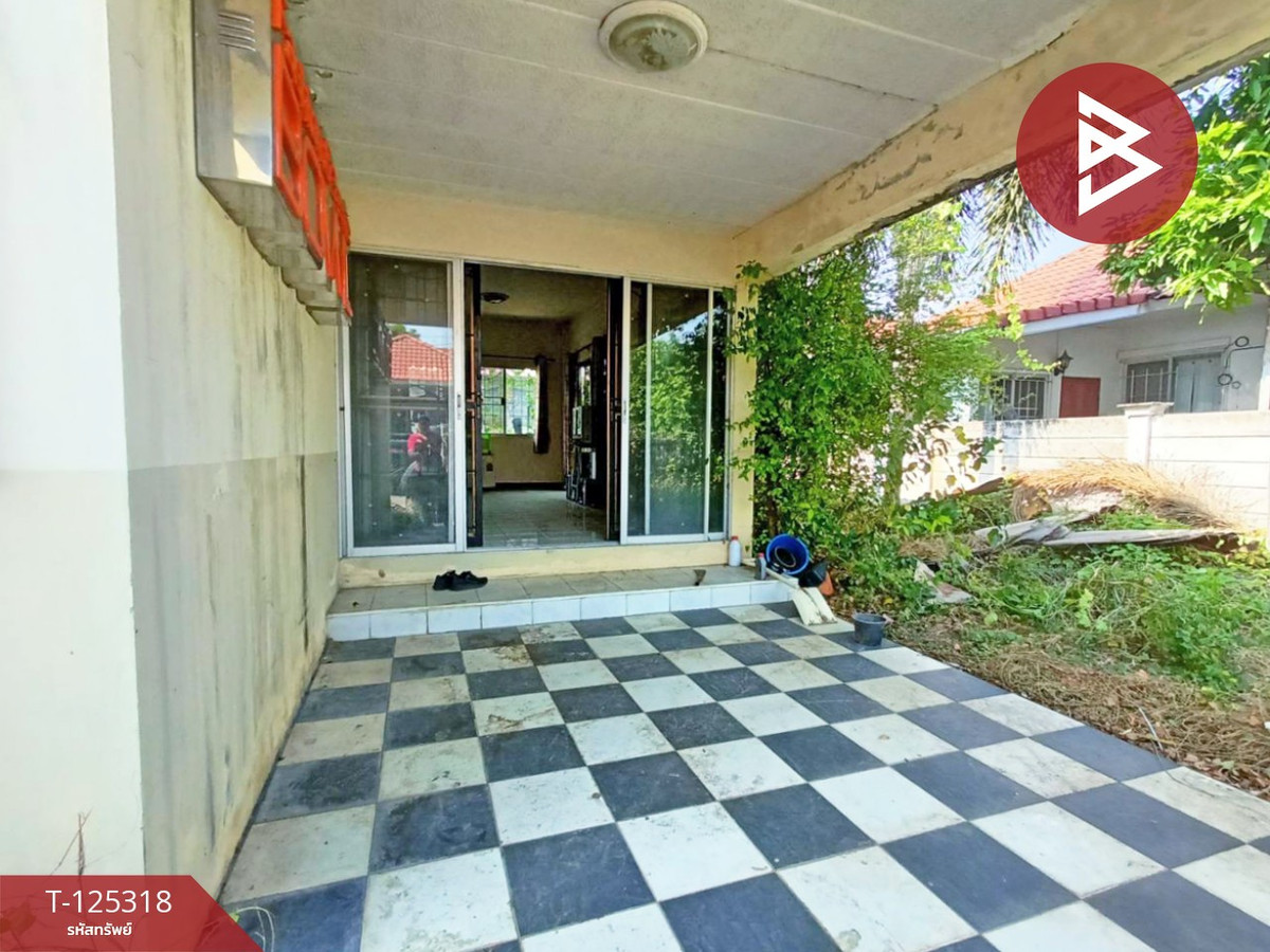 ขายบ้านแฝด เนื้อที่ 35 ตารางวา หมู่บ้านอยู่เจริญ นครสวรรค์ Loading...