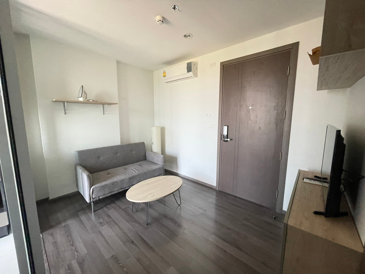 **Urgent sale** The Base Height Condo 1.99 M Loading...