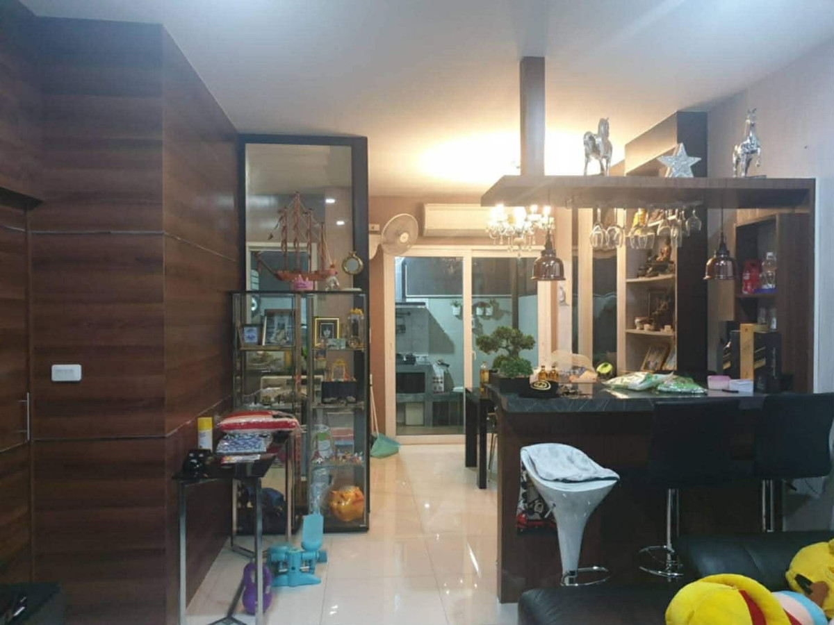 3-story townhome for sale, Bless Town, Nam Daeng Road (sold with tenant), 3 million baht, best deal. Loading...
