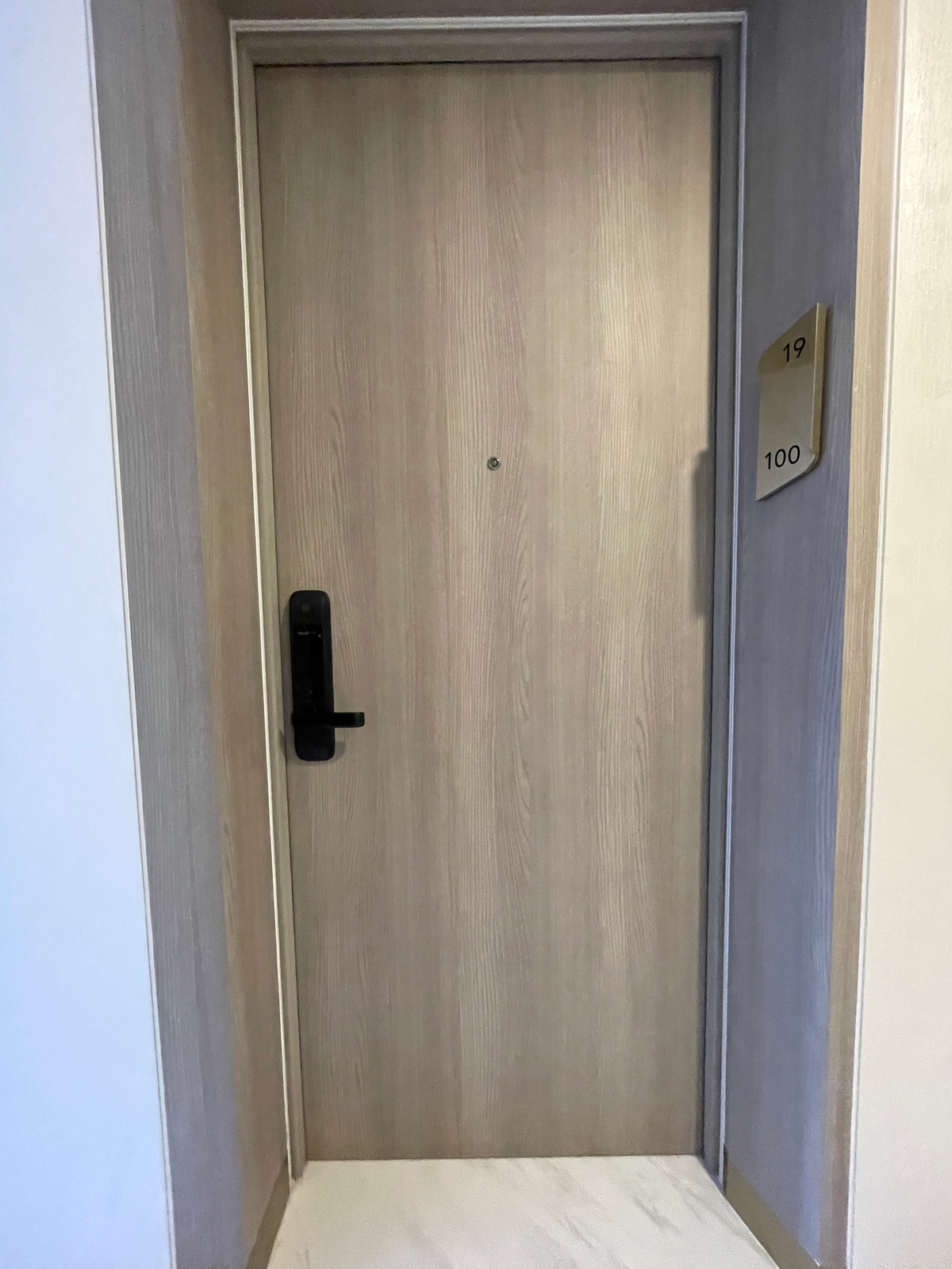 ขายคอนโดสุขุมวิท อโศก ทองหล่อ : ขายคอนโด Chewathai Residence Thonglor ทำเลทองหล่อ 20 เดินถึงได้ทั้งเอกมัย-ทองหล่อ เงียบสงบ เป็นส่วนตัว พร้อมอยู่ Fully Fitted พร้อมเฟอร์ฯ เครื่องใช้ไฟฟ้า ครบ