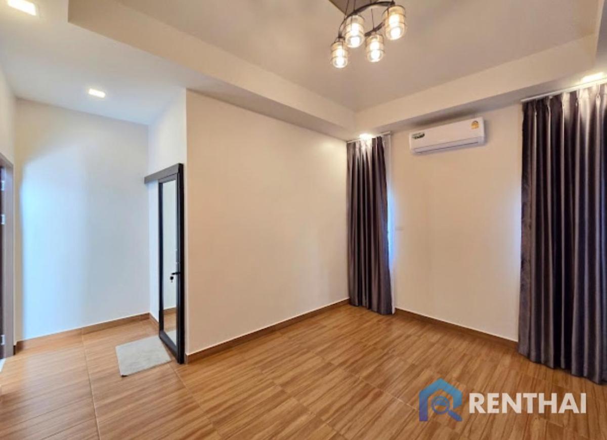 ขายพัทยา บางแสน ชลบุรี สัตหีบ : ขาย บ้านพูลวิลล่า สไตล์นอร์ดิก พื้นที่เยอะ  เพดานสูง อยู่สบาย