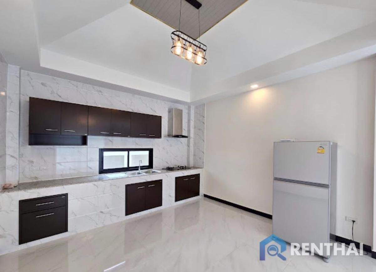 ขายพัทยา บางแสน ชลบุรี สัตหีบ : ขาย บ้านพูลวิลล่า สไตล์นอร์ดิก พื้นที่เยอะ  เพดานสูง อยู่สบาย