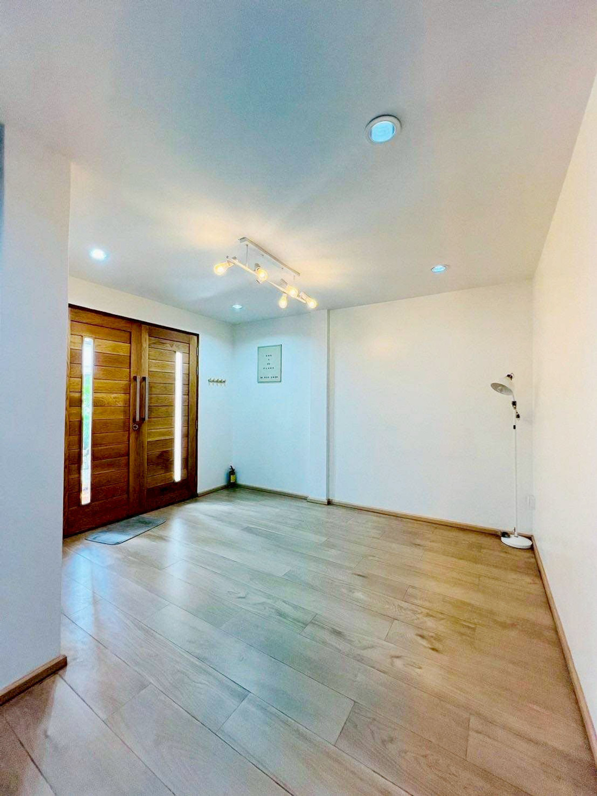 Townhouse for rent 20,000 baht per month, just 5 minutes to Chiang Mai Rajabhat University No.2H123. Loading...