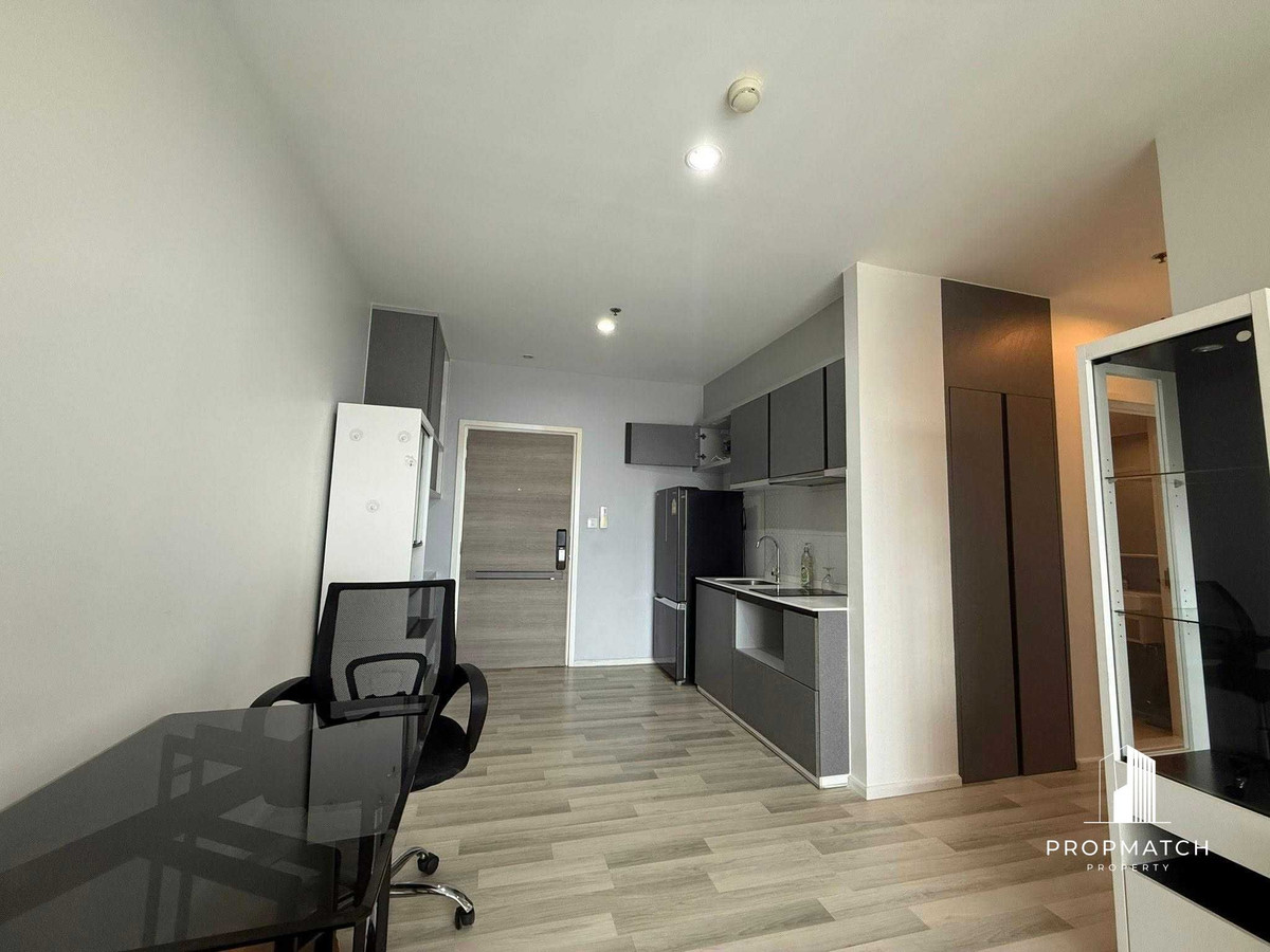 ให้เช่าคอนโดสาทร นราธิวาส : ✨Flash Deal ✨The Key Sathorn - Charoenrat( 2Bed 2Bath 55SQM.) แต่งครบพร้อมอยู่ !! เพียง 25,000บาทต่อเดือน Tel.0981315848 @propmatch