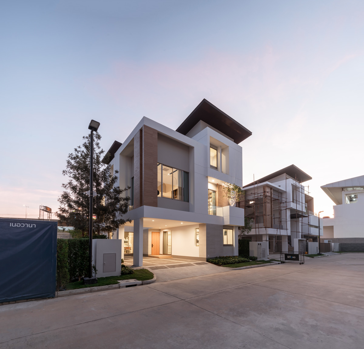 Nirvana BEYOND Bangna-Att u park, HP0293 Loading...