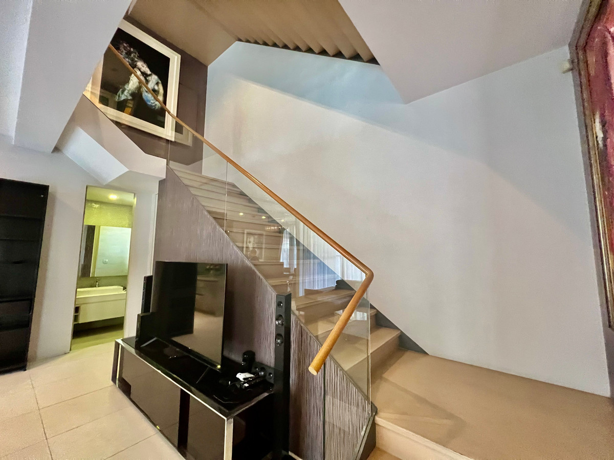 ให้เช่าบ้านเลียบทางด่วนรามอินทรา : ให้เช่าบ้านเดี่ยว 3 ชั้น สไตล์ Pool Villa โครงการ The Honor | บ้านหรูหลังใหญ่ สระว่ายน้ำส่วนตัว ห้องโฮมเธียเตอร์ พร้อมความเป็นส่วนตัวระดับสูง ใกล้ถนนเลียบด่วน เลี้ยงสัตว์ได้