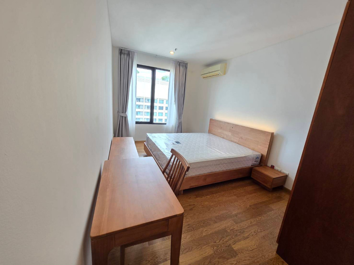 ให้เช่าคอนโดพระราม 9 เพชรบุรีตัดใหม่ RCA : ✨👑 ที่สุดแห่งความยิ่งใหญ่ใจกลางอโศก! ให้เช่า Villa Asoke - เพนต์เฮาส์หรู พื้นที่ 312.80 ตร.ม. พร้อมวิวเมืองสุดอลังการ! 👑✨