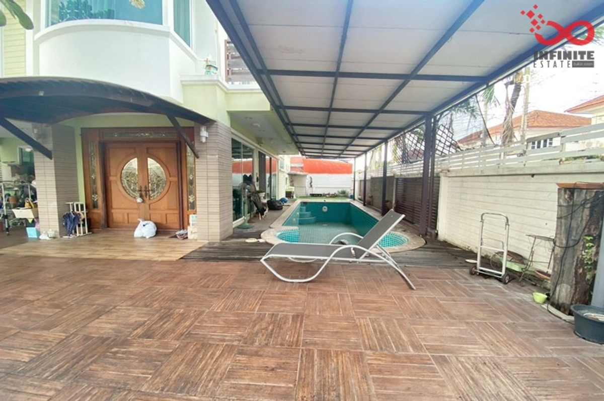 2-story house for sale, 78 sq m., Suksan 10, near The Mall Bang Khae, MRT Lak Song. Loading...