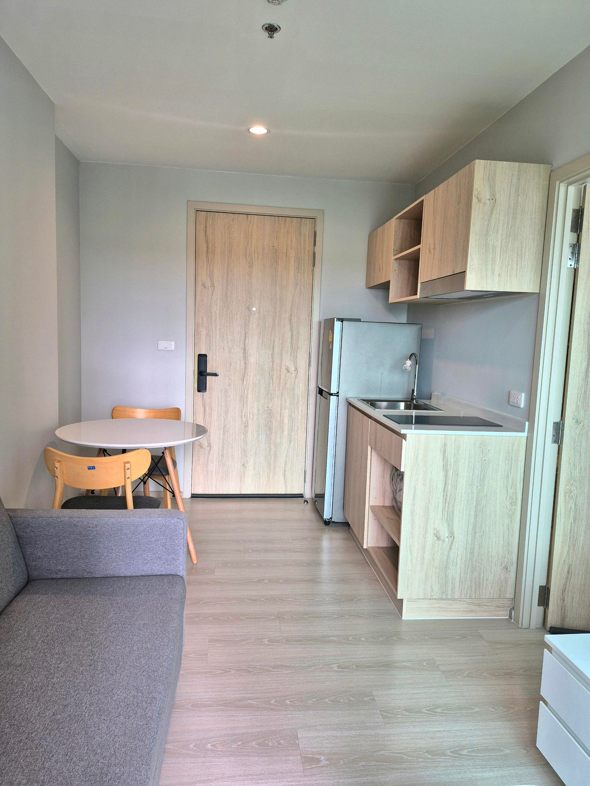 🎉 ห้องใหม่ 🎀เฟอร์ครบ 🌟พร้อมเข้าอยู่ คอนโด นิวโนเบิล ศรีนครินทร์–ลาซาล เจ้าของขายเอง Loading...