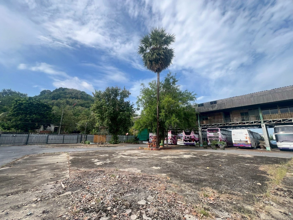 ขาย ที่ดิน 2 ไร่  3  งาน  95  ตารางวา อ.กะทู้ จ.ภูเก็ต ถนนเฉลิมพระเกียรติรัชกาลที่ 9  เข้าซอยวัดสามกอง หน้ากว้าง 100 เมตร ถมแล้วพร้อมปลูกสร้าง  Loading...