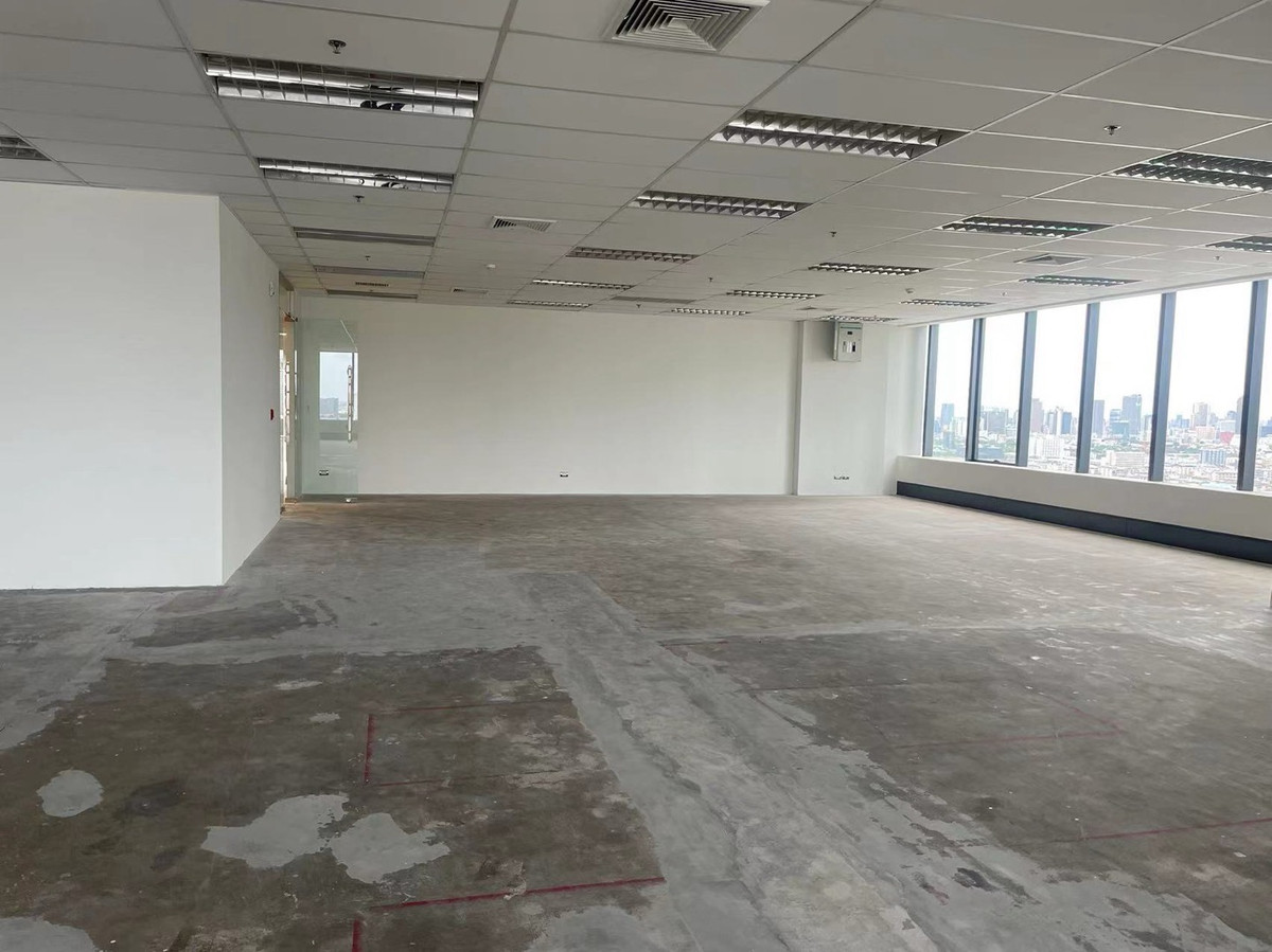 🏙️The Ninth Tower – สำนักงานให้เช่า🚆 ห่างจากสถานี MRT เพียง 450 เมตร Loading...