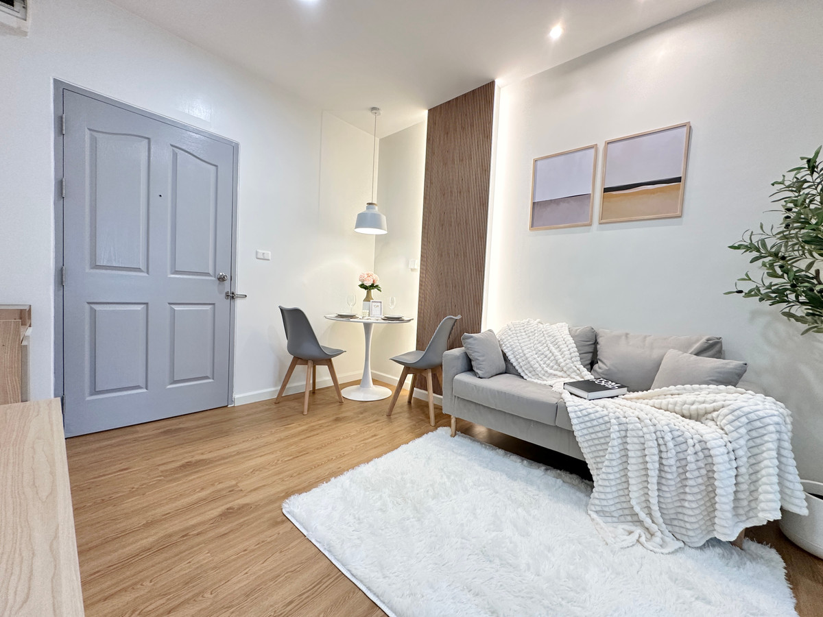 Nott is comfortable, happy to help. I myself live in this area. Condo for sale: The Kith Sukhumvit 113 (The Kith Sukhumvit 113). Newly renovated room, ready to move in, between BTS Samrong station and MRT Sri Dan. Loading...