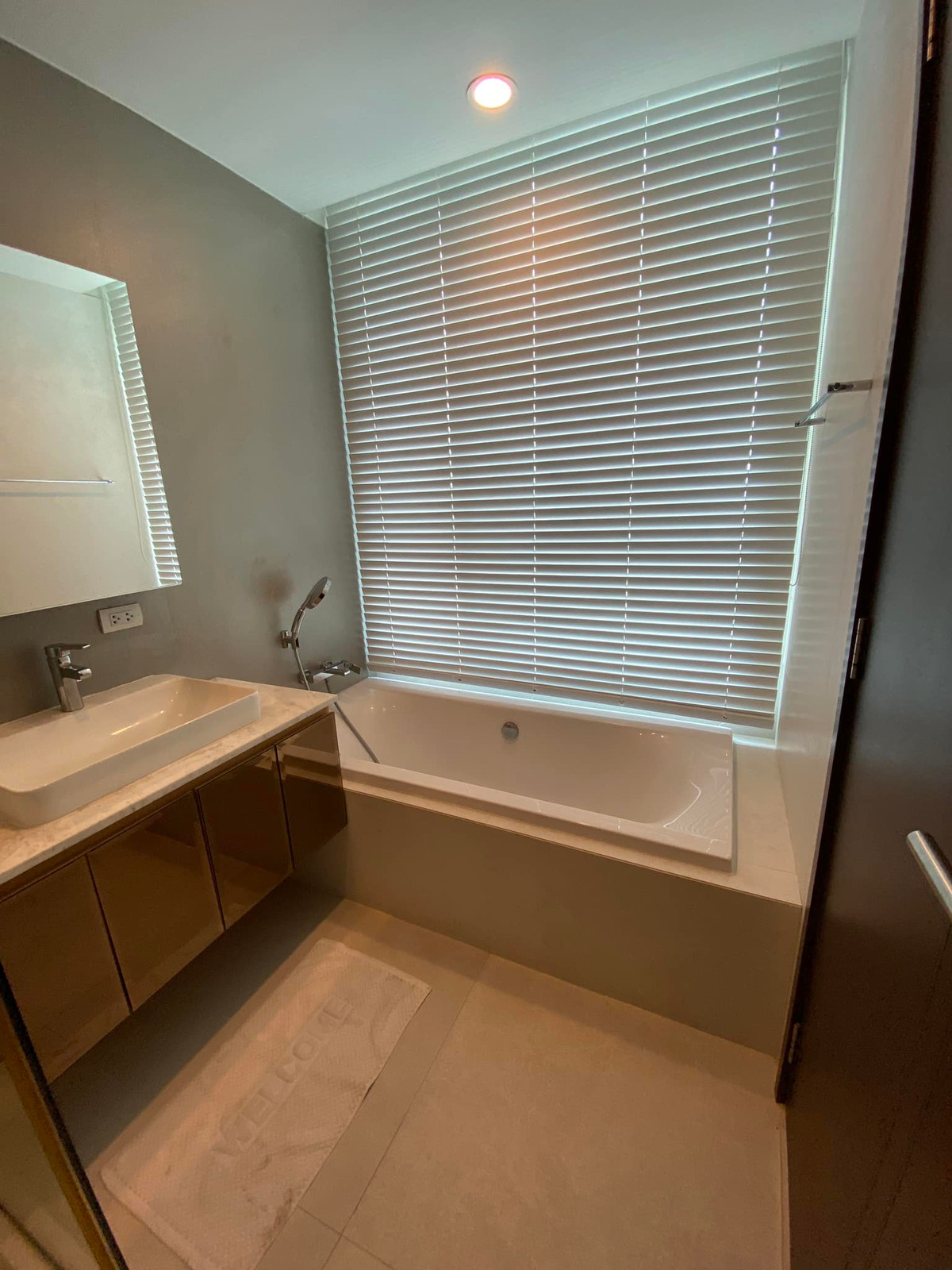 For SaleCondoRatchathewi,Phayathai : Pyne by Sansiri【𝐒𝐄𝐋𝐋 & 𝐑𝐄𝐍𝐓】🔥Simple and elegant in Sansiri style. Bright, soothing tones, creamy white accents, and glass accents add depth to the room, making it feel more expensive.🔥  Contact Line ID: @hacondo