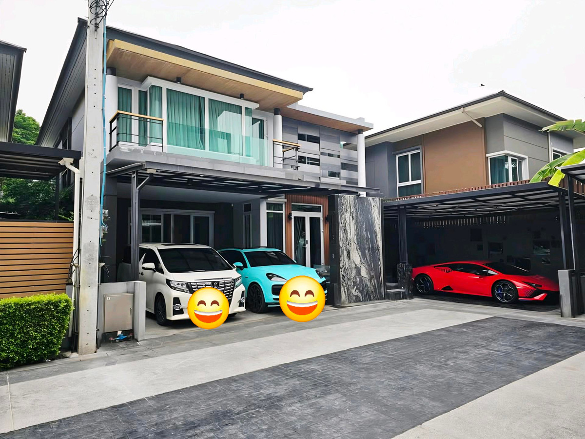 For SaleHouseLadprao, Central Ladprao : 2-storey luxury house in the project, prime location ✨️ early Lat Phrao area. There is a shuttle service to 📍MRT Phahon Yothin and 📍Union Mall.