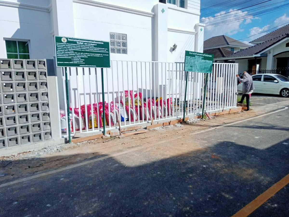 ขายบ้านแฝด 2 ชั้น สไตล์โคโลเนียล ทำเลดีมาก ใกล้รวมโชค มอลล์ จังหวัดเชียงใหม่ Loading...