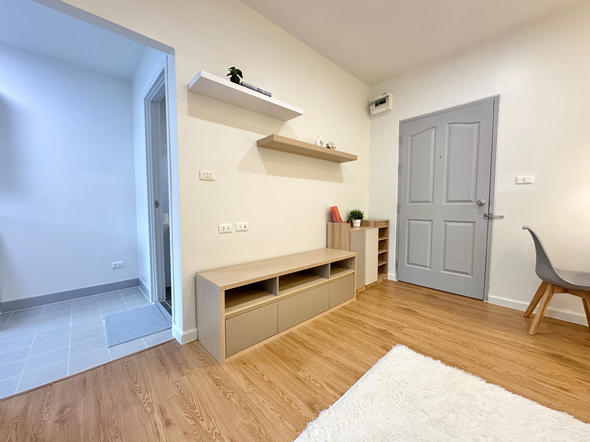 Nott is comfortable, happy to help. I myself live in this area. Condo for sale: The Kith Sukhumvit 113 (The Kith Sukhumvit 113). Newly renovated room, ready to move in, between BTS Samrong station and MRT Sri Dan. Loading...