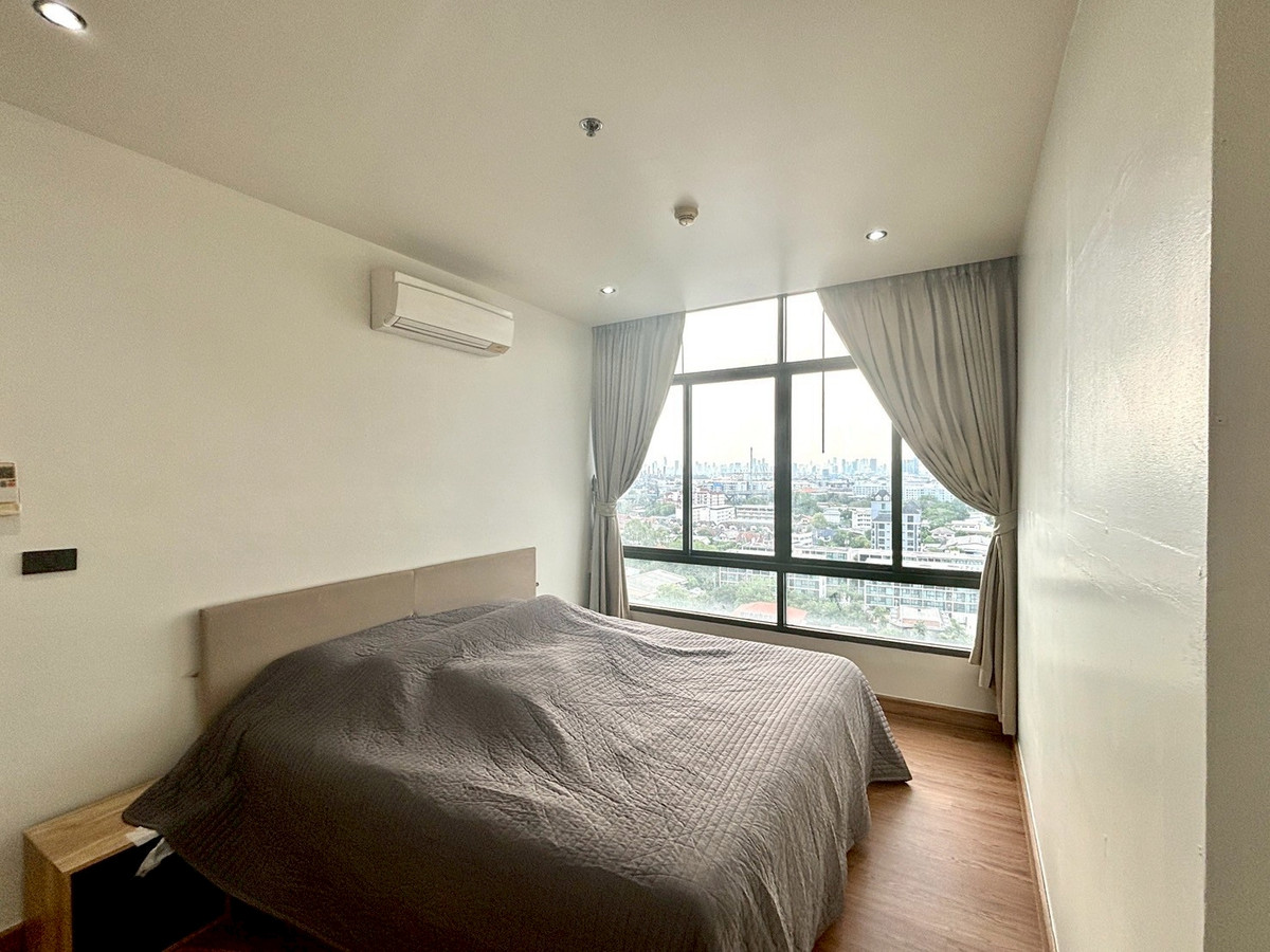 ✨ Stylish Built-in Room, Ready to Move In! 💫 For Rent: Ideo Blucove Sukhumvit 💙 Loading...