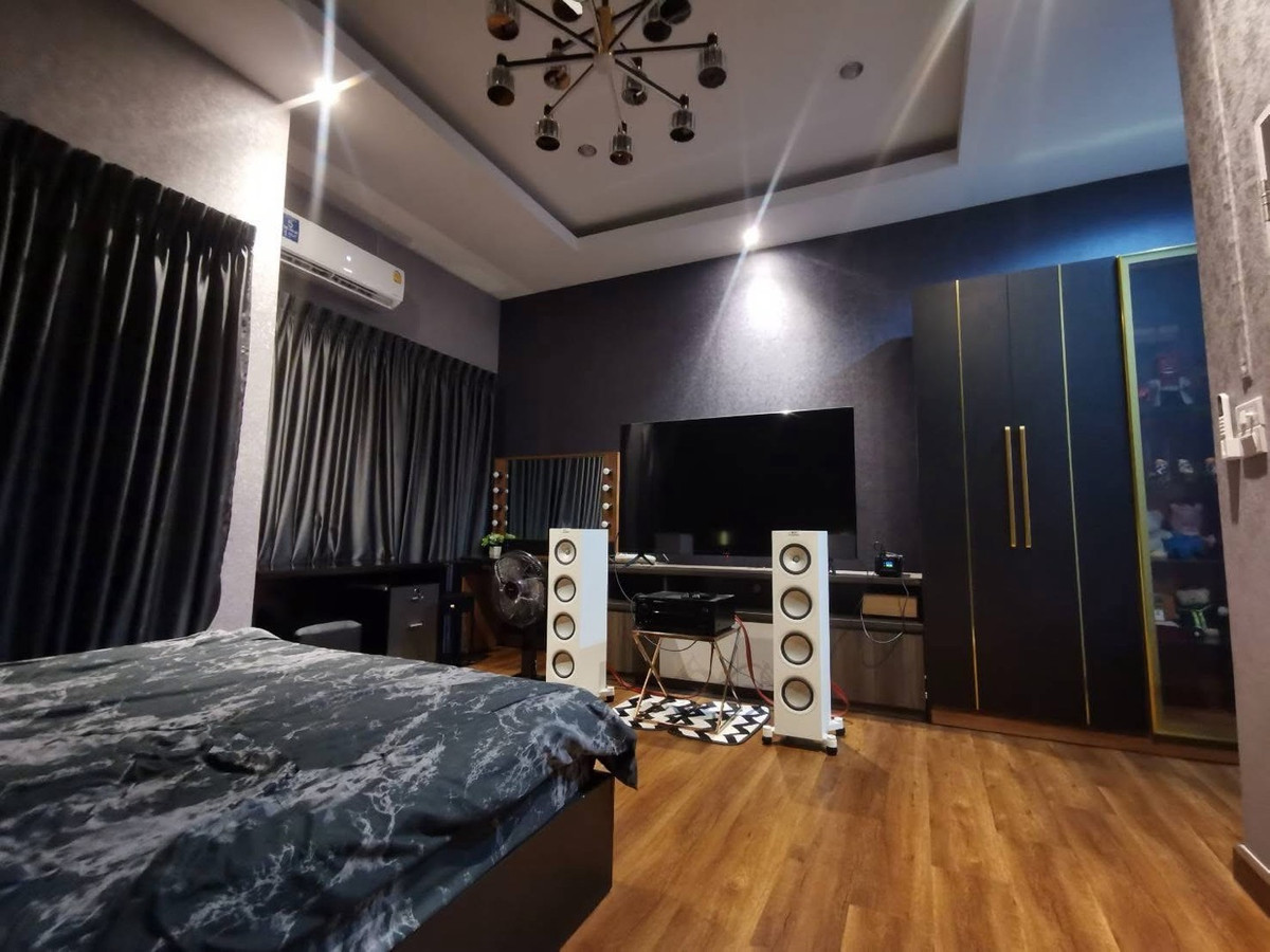 ให้เช่าทาวน์โฮมเลียบทางด่วนรามอินทรา : ให้เช่า**ทาวน์โฮมตกแต่งครบ เฟอร์นิเจอร์ทุกห้อง  หลัง CDC ม.เกตุนุติเชอมีเน่ ลาดพร้าว87 3 ห้องนอน 4 ห้องน้ำ