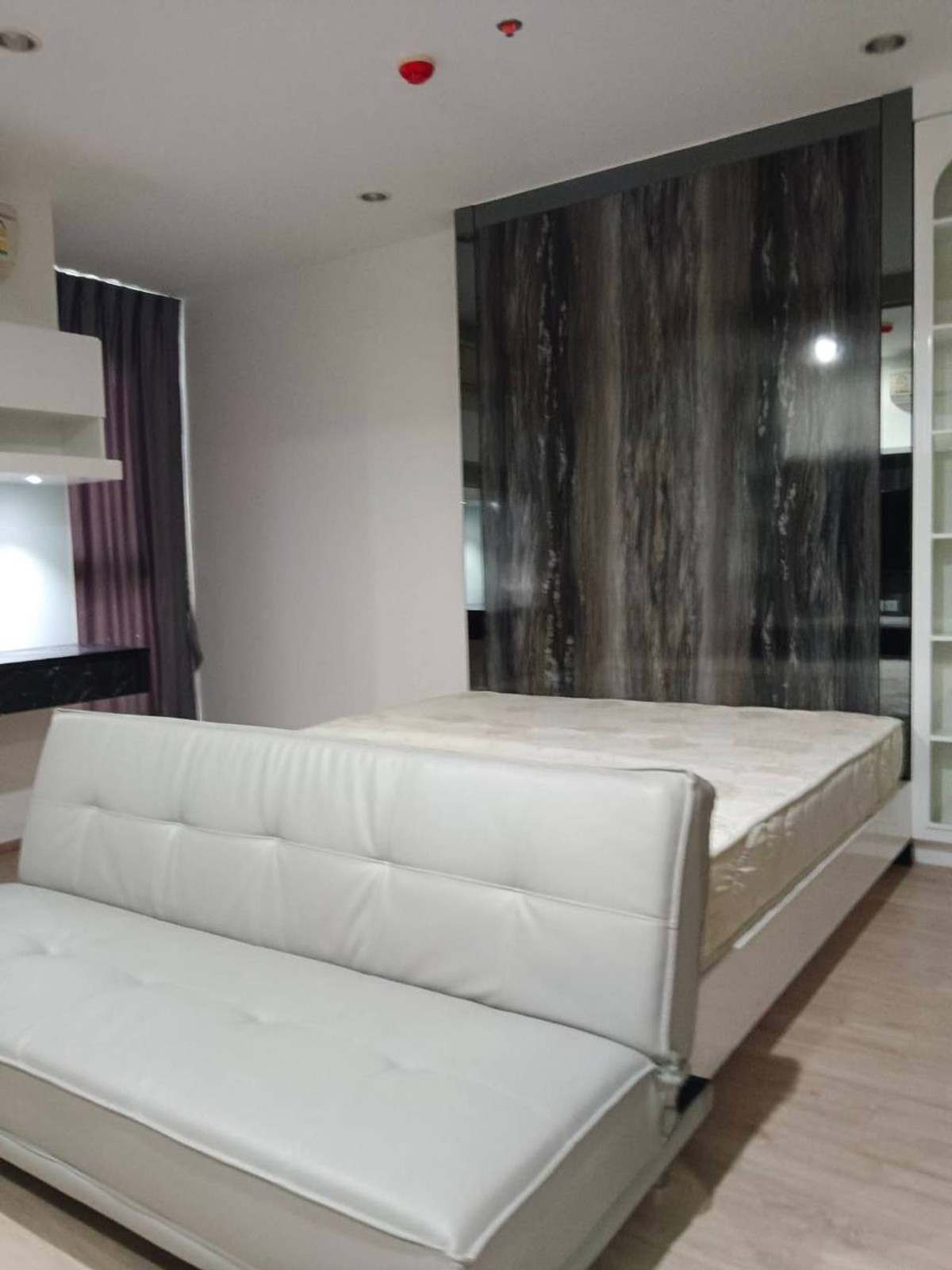 ขายคอนโดสยาม จุฬา สามย่าน : Ideo Q Chula Samyan【𝐒𝐄𝐋𝐋 & 𝐑𝐄𝐍𝐓】🔥อยู่ได้จริงทุกวัน กับห้องแต่งครบสไตล์โปร่งโล่งสบายตา🔥  ติดต่อไลน์ไอดี: @hacondo