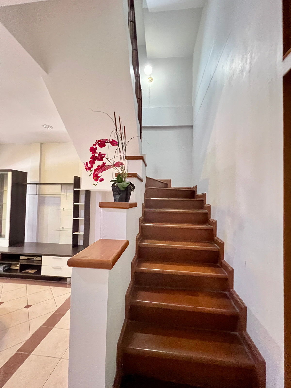 ขายทาวน์โฮมโชคชัย4 ลาดพร้าว71 : ขายทาวน์โฮม 3 ชั้น หมู่บ้านเกตุนุติเชอมีเน่ ลาดพร้าว 87 | ทำเลศักยภาพ ใจกลางลาดพร้าว เดินทางสะดวก ใกล้สิ่งอำนวยความสะดวกครบ