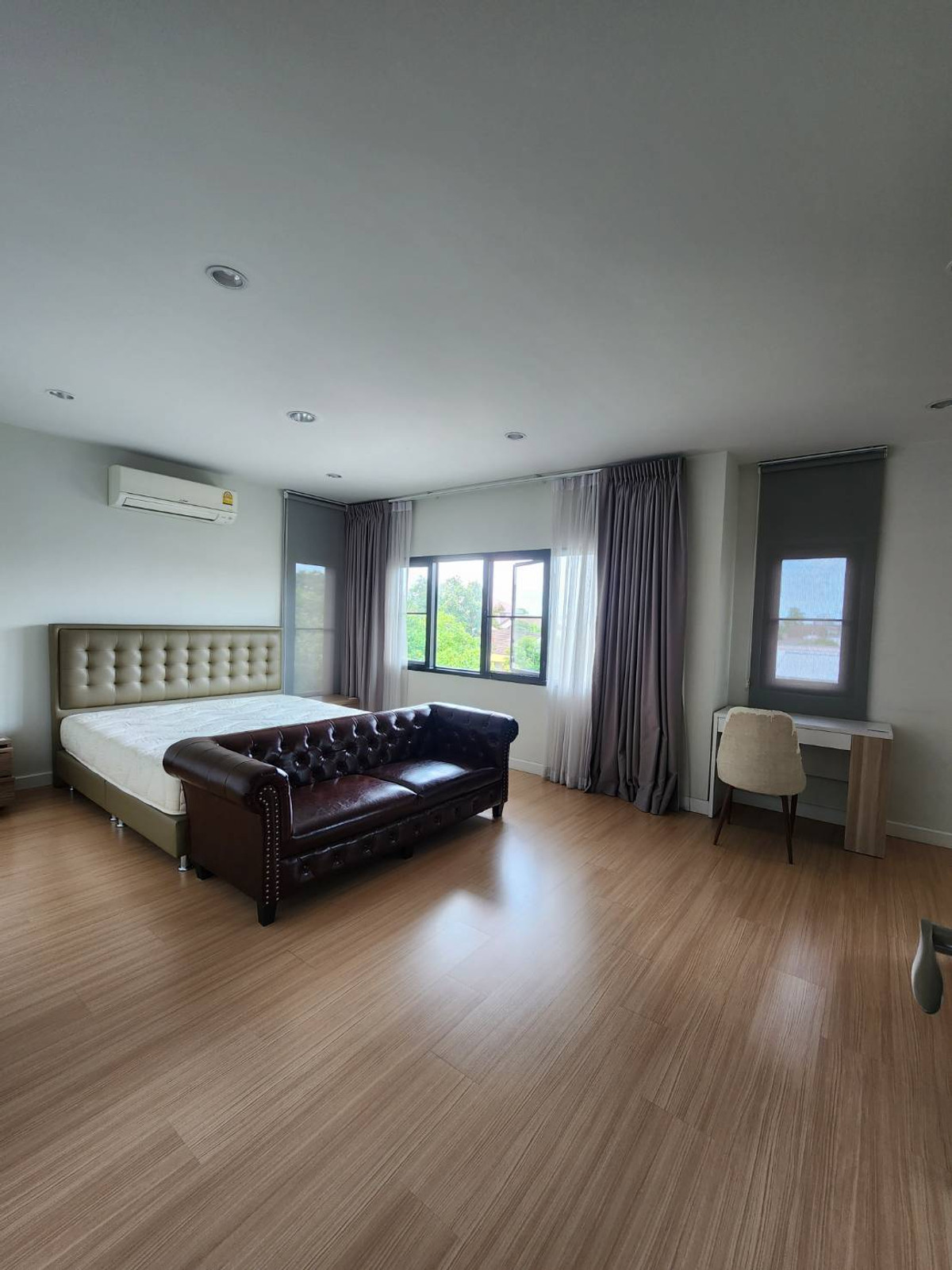 For SaleHouseOnnut, Udomsuk : 3-story detached house for sale, 4 bedrooms, 4 bathrooms, 1 maid's room, near BTS Punnawithi in Muang Thong Village 4, Sukhumvit 101.