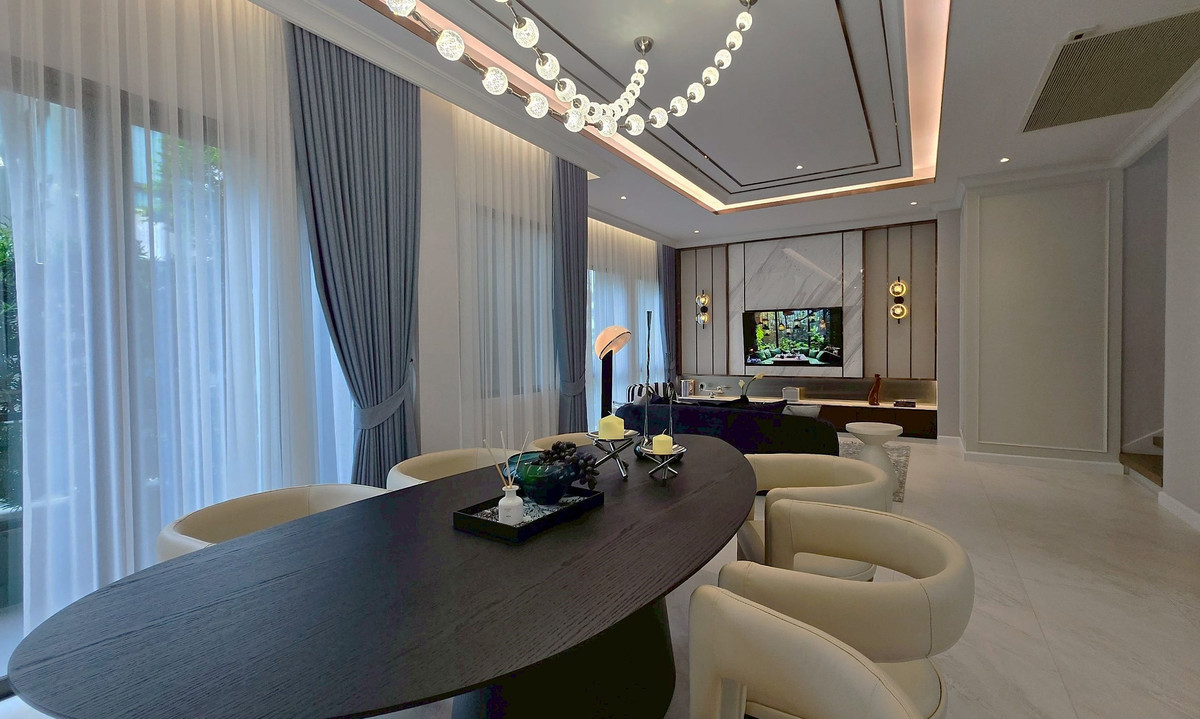 For SaleHouseSukhumvit, Asoke, Thonglor : 🏡 Newly Built 4-Storey Luxury House – Modern Design, Fully Furnished, Ready to Move In – Prime Ekkamai Location ** NO CO-AGENT ** 